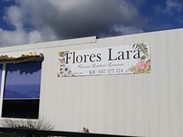 FLORES LARA